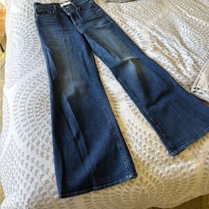 MOTHER Tomcat Roller Skimp High-Rise Dark Blue Flare Jeans for Women